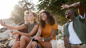 Vacances entre amis : les clés pour choisir un hébergement adapté à tout le groupe